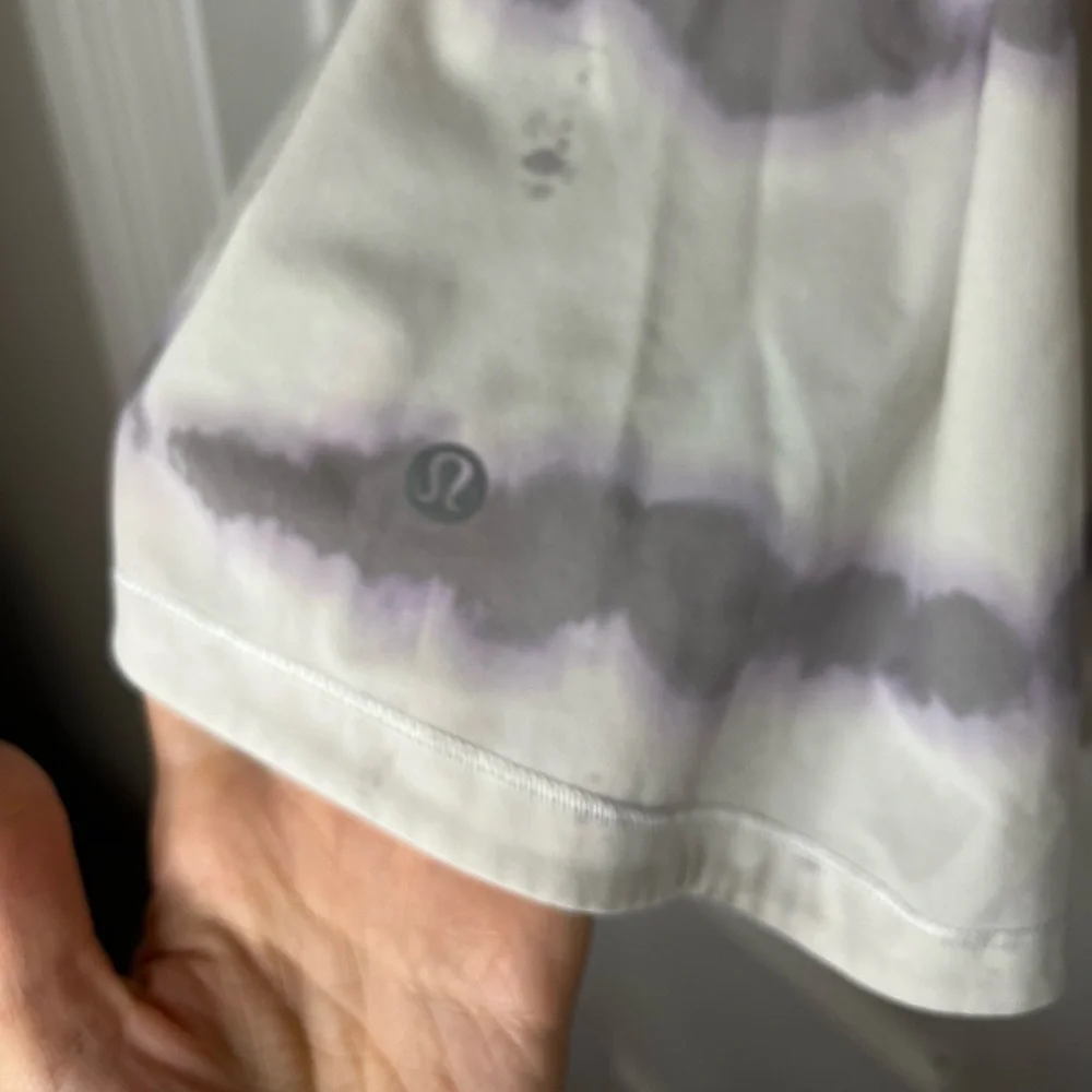 Lululemon Athletica White and Gray Skirt 8 reposhing bc I bought the wrong size - Picture 10 of 16